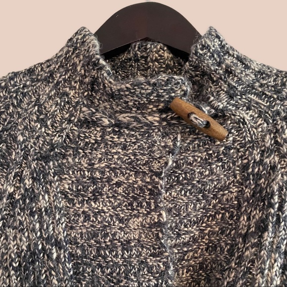 Cozy Fall Sweater with Wooden Toggles - Picture 5 of 7